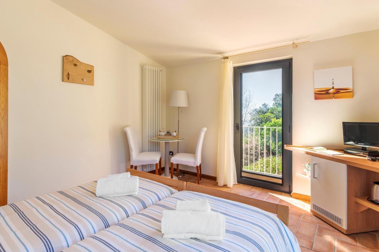 Holiday Prato Verde Chiatri Extérieur photo